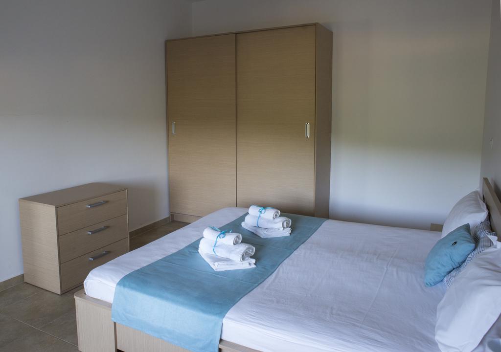 St George Apartcomplex 슈코르필로브치 외부 사진