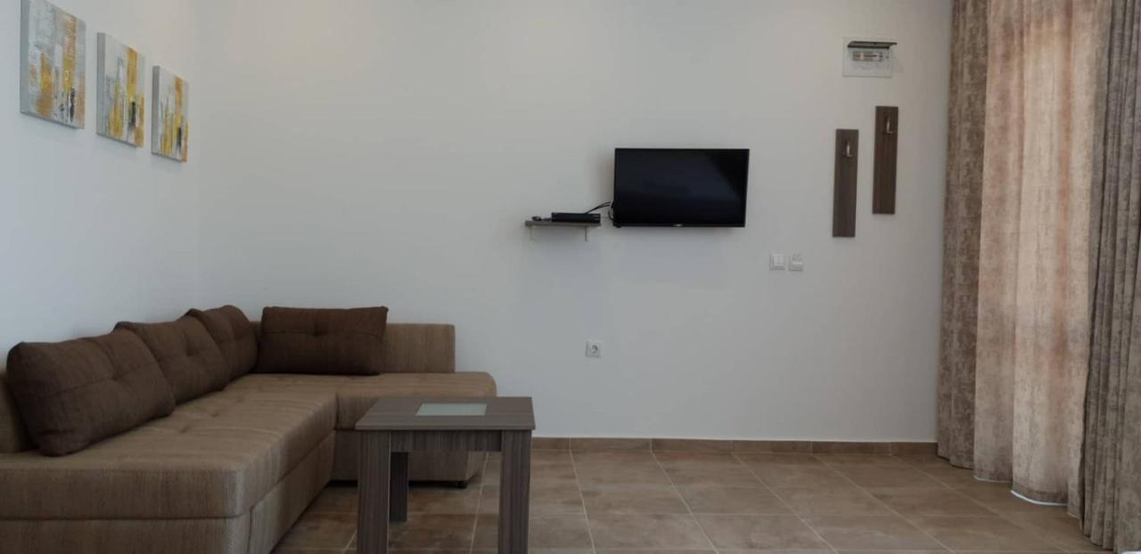 St George Apartcomplex 슈코르필로브치 외부 사진